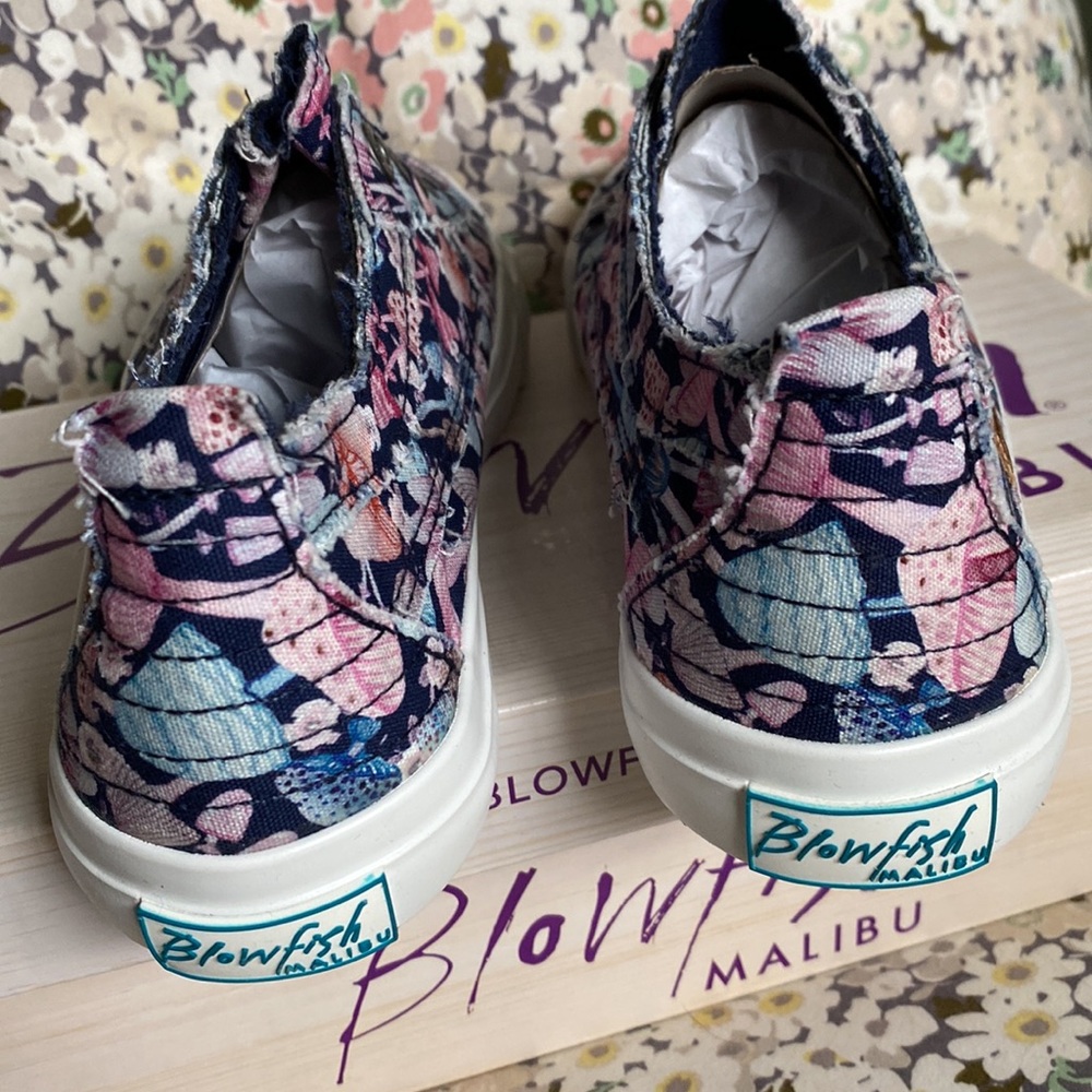 Blowfish Malibu sneakers      Size 8 1/2      NWT & Box - Picture 4 of 7